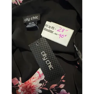 City Chic Womens Floral V-Neck Flutter Sleeve Mini Dress Black Pink XXL 24 NWT‎ thumbnail 3