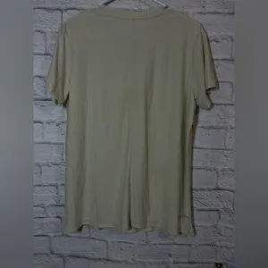 Ariat Women’s V-Neck Short Sleeve Tee in Cream, NWT, XL thumbnail 3