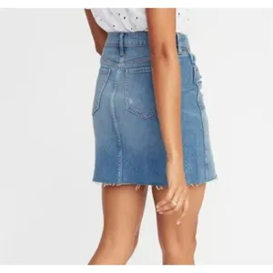 Womens Old Navy High Waisted Frayed Raw Hem Distressed Jean Skirt - Sz 2 thumbnail 2