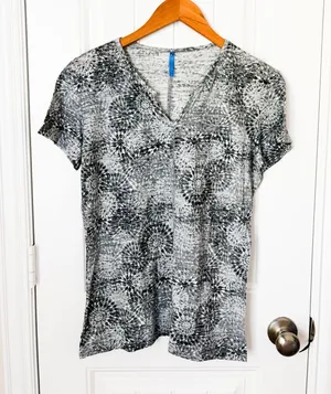 Kuhl Gray Patterned V-Neck Short Sleeve Tee Size Large thumbnail 1
