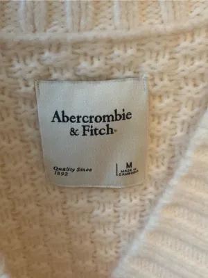 Abercrombie & Fitch Cable Knit Button Up Cardigan in Cream thumbnail 4