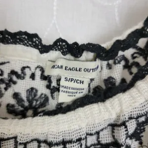 American Eagle Womens Blouse‎ Size Small White Embroidered Flowy Sexy Shoulder thumbnail 3