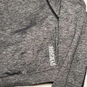 Gymshark Gray Long Sleeve Crop Top thumbnail 3