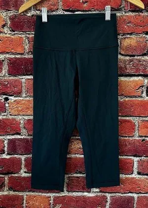 Cropped Lululemon Leggings size 4 thumbnail 1