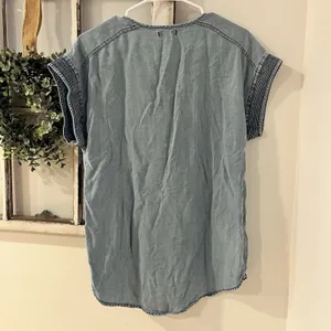 J. Crew‎ Blue Chambray Denim Top Women's Size XS Quarter Button Detail Sleeve thumbnail 7