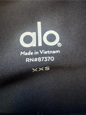 ALO Yoga High Waisted Catch The Light Short In Black XXS thumbnail 4