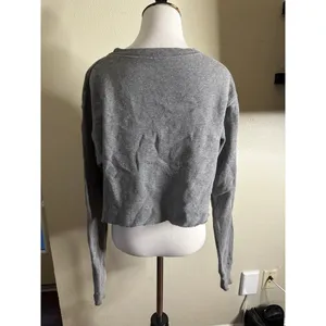 Grey alien long sleeve cropped sweater thumbnail 6