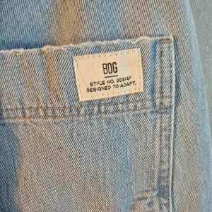 BDG Womens Cargo Jeans Light Wash Skate Utility Denim 26W 32L thumbnail 5