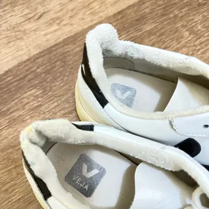 VEJA V-10 Men’s Lace Up Sneakers in White/Black - Size 8 .. thumbnail 5