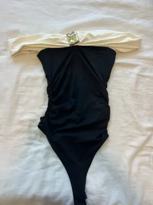Zara Black and White Off-Shoulder Top thumbnail 2