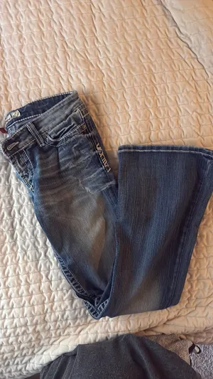 BKE Bootcut Blue Jeans Sabrina Women’s 26x29 1/2 Low-Rise Distressed Denim Stretch thumbnail 1