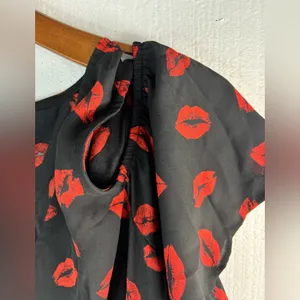 TORRID 2X Lips Kiss Black Blouse with Red Lip Pattern Cold Shoulder Top - Plus thumbnail 5