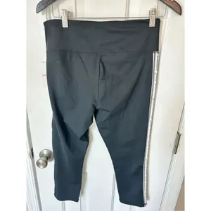Juicy couture, black Capri legging size large new with tag thumbnail 4