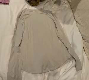 Lululemon oversized cream tee thumbnail 1