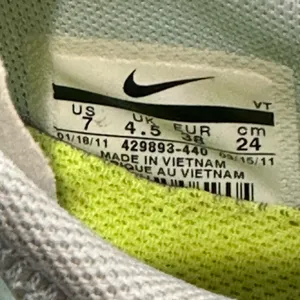 Nike Women's Mint Green Athletic Shoes thumbnail 5