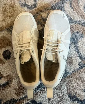 On Cloud Sneakers thumbnail 1