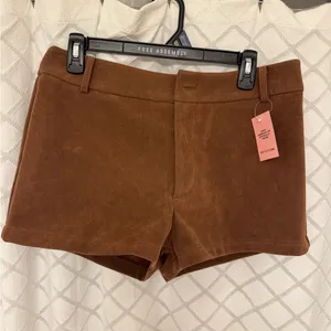 NWT Pretty Little Thing Clay Faux Suede Mid Rise Shorts thumbnail 5