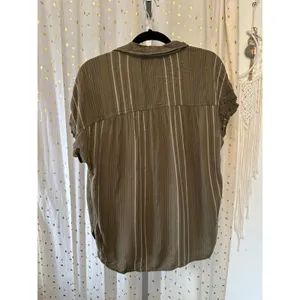 American Eagle Women's Striped Button-Down Safari Chic Short-Sleeve Shirt M thumbnail 4