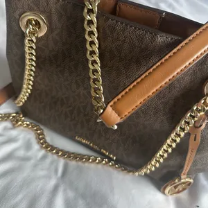 Michael Kors mini Dark Brown Shoulder Bag with Gold Chain thumbnail 7