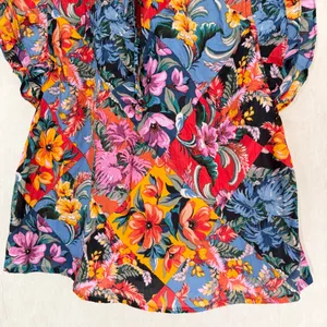 Chelsea & Theodore Women’s Floral Multicolor Spring Top Blouse Size L thumbnail 3