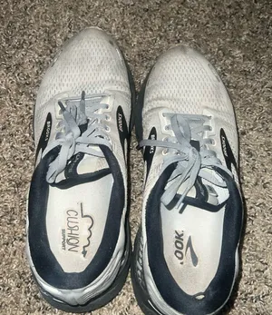 Brooks grey, rose, and Black GTS 22 Running Shoes thumbnail 1
