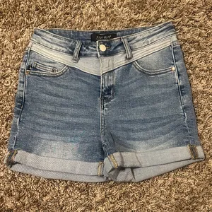 Judy Blue Denim Jean Shorts Cuffed Size Small thumbnail 1