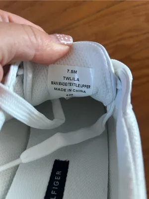 Tommy Hilfiger Women’s Sneakers size 7.5 thumbnail 6