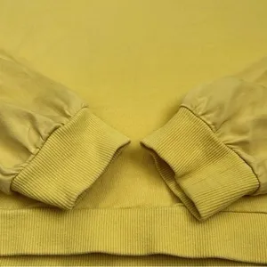 ✨Alice + Olivia “Delania” Cropped Sweater Size Medium thumbnail 3