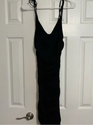 Aritzia Wilfred Black Cinched Midi Dress thumbnail 5