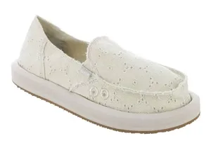 Sanuk Women's Cream Moccasins thumbnail 1