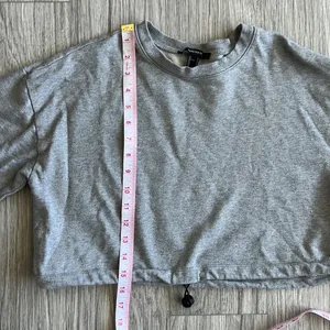 Forever 21 Gray Crop Top Crewneck Long Sleeve Size S thumbnail 6