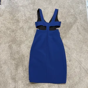 BCBGMaxAzria 02 Riya cutout peplum v neck cocktail dress D2 3586 thumbnail 9