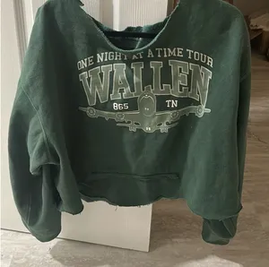 Cropped morgan wallen sweatshirt Green Size XL thumbnail 1