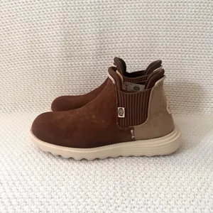 Hey Dude NWT No Box Brown Snake Branson Slip On Moccasin Boots 9 Women thumbnail 5