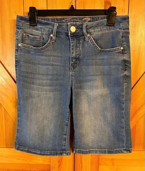 SEVEN7 Womens Weekend Bermuda shorts Size 8 Stretchy Distressed (3855) thumbnail 1