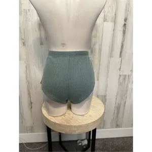 Green shorts Green thumbnail 3