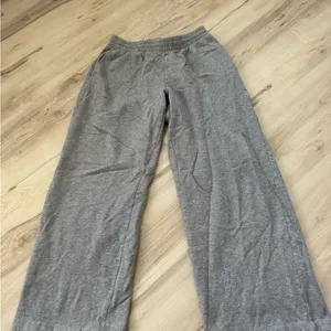 Old Navy High Waisted SoComfy Wide Leg Sweatpants thumbnail 3