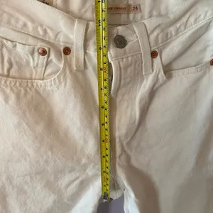 Levi's Wedgie Straight White Jeans Button Fly Preppy Cotton Minimalist size 24 thumbnail 10