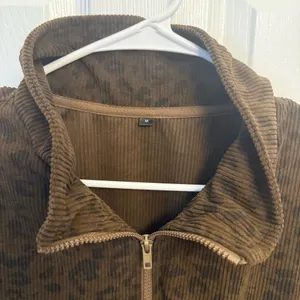 SHEIN Brown Leopard Print Corduroy Quarter Zip Pullover thumbnail 3