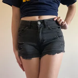 Aeropostale Black High Waisted Distressed Shorts Size 00 thumbnail 1