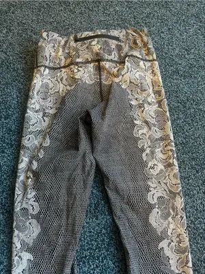 Lululemon Wunder Under Black & White Lace Nulux Leggings size 8 Excellent thumbnail 12