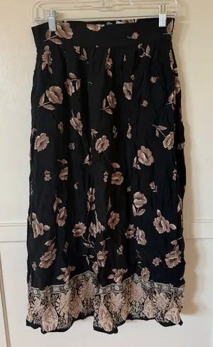 Sag Harbor Black and Tan Floral Maxi Skirt thumbnail 1