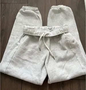 Lululemon Scuba Oversized Joggers thumbnail 1