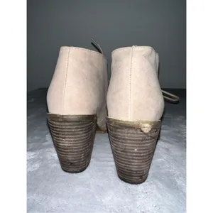 Women’s Neutral Cream Beige Bootie Heel Boots Size 7.5 thumbnail 4