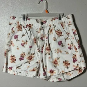 American Eagle‎ White Denim Floral Print Women's Casual Mom Shorts size 8 thumbnail 2