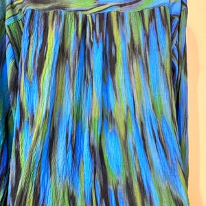 Vibrant Blue and Green Long Shirt Size M thumbnail 7