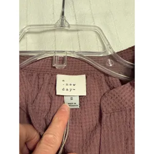 A New Day Popover Blouse Womens Small Mauve Textured Band Collar Bishop Sleeve thumbnail 4
