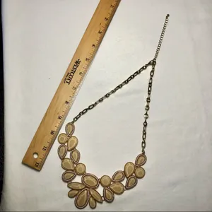 Peach Statement Necklace thumbnail 3