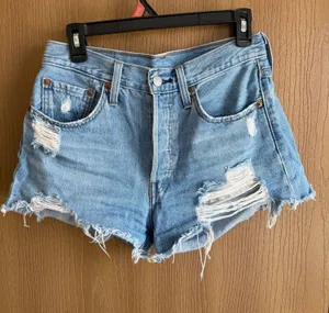 Levi’s 501 Denim Shorts 26 thumbnail 1