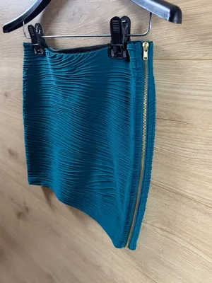 Bershka Teal Textured Mini Skirt with Gold Side Zip Small thumbnail 2